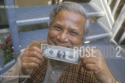 Mantua Literature Festival, 1999. Bangladeshi economist Muhammad Yunus, founded Grameen Bank and pioneered the concepts of microcredit and microfinance / Festivaletteratura di Mantova 1999. Leconomista bengalese Muhammad Yunus, fondatore della Grameen Bank (banca etica) ed idetore del microcredito - ©Marcello Mencarini/Rosebud2