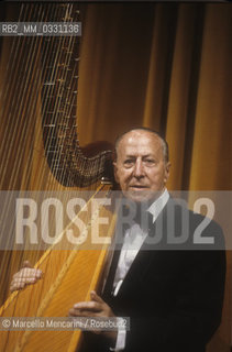 Spanish harpist Nicanor Zabaleta (about 1985) / Larpista spagnolo Nicanor Zabaleta (1985 circa) - ©Marcello Mencarini/Rosebud2