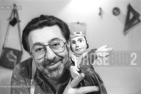 Rome, 1980. Italian cartoonist Pino Zac (real name Giuseppe Zaccaria) in his studio / Roma, 1980. Il disegnatore Pino Zac nel suo studio -
 ©Marcello Mencarini/Rosebud2