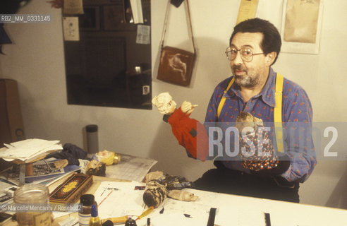 Rome, 1980. Italian cartoonist Pino Zac (real name Giuseppe Zaccaria) in his studio / Roma, 1980. Il disegnatore Pino Zac nel suo studio -
 ©Marcello Mencarini/Rosebud2