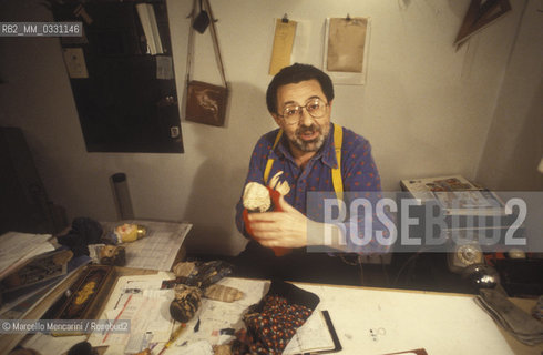 Rome, 1980. Italian cartoonist Pino Zac (real name Giuseppe Zaccaria) in his studio / Roma, 1980. Il disegnatore Pino Zac nel suo studio -
 ©Marcello Mencarini/Rosebud2