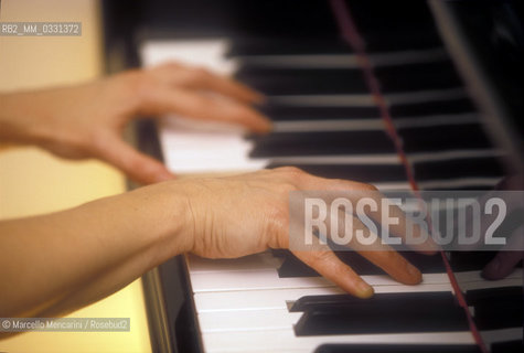 Hands of pianist Karen Zereconsky, 1998 / Mani della pianista Karen Zereconsky, 1998 - ©Marcello Mencarini/Rosebud2