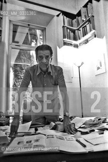 Rome, 1979. Italian architect Bruno Zevi in his house / Roma, 1979. Larchitetto Bruno Zevi nella sua casa - ©Marcello Mencarini/Rosebud2