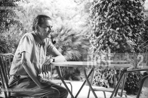 Rome, 1979. Italian architect Bruno Zevi in the garden of his house / Roma, 1979. Larchitetto Bruno Zevi nel giardino della sua casa - ©Marcello Mencarini/Rosebud2