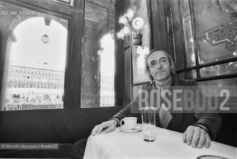 Venice, Caffé Florian, about 1980. Argentinean pianist Jorge Zulueta / Venezia, Caffè Florian, 1980 circa. Il pianista argentino Jorge Zulueta - ©Marcello Mencarini/Rosebud2