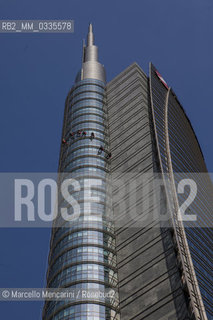 Milan, Piazza Gae Aulenti, Porta Nuova district. The A Tower (Unicredit Tower) designed by César Pelli / Milano, piazza Gae Aulenti, zona Porta Nuova. La Torre A (Torre Unicredit) progettata da César Pelli  - ©Marcello Mencarini/Rosebud2