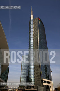 Milan, Piazza Gae Aulenti, Porta Nuova district. The A Tower (Unicredit Tower) designed by César Pelli / Milano, piazza Gae Aulenti, zona Porta Nuova. La Torre A (Torre Unicredit) progettata da César Pelli  - ©Marcello Mencarini/Rosebud2