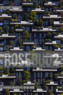 Milan, Porta Nuova district. Detail of one of the two tower of the Bosco verticale project (vertical Forest) designed by Boeri Studio in the Porta Nuova district, view from Piazza Gae Aulenti / Milano, zona Porta Nuova. Dettaglio di una delle due torri del Bosco verticale progettato dallo Studio Boeri in zona Porta Nuova vista da piazza Gae Aulenti - ©Marcello Mencarini/Rosebud2