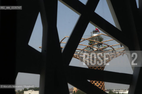 Milan Expo 2015. The Tree of Life view from Palazzo Italia / Expo Milano 2015. Lalbero della vita visto da Palazzo Italia - ©Marcello Mencarini/Rosebud2