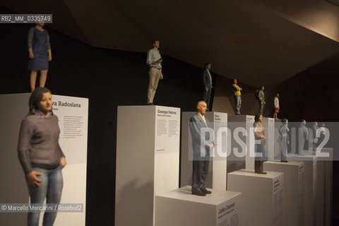 Milan Expo 2015. Exhibition about Italian Identity at Palazzo Italia. The Power of Know-How: In this room there are the portraits in 3D of 21 personalities that have been able to exploit the Italian tradition and innovate it  / Expo Milano 2015. Mostra dellidentità italiana a Palazzo Italia: La Potenza del Saper Fare: In questa sala sono esposti i ritratti in 3D di 21 personaggi che hanno saputo valorizzare la tradizione italiana  e fare innovazione - ©Marcello Mencarini/Rosebud2