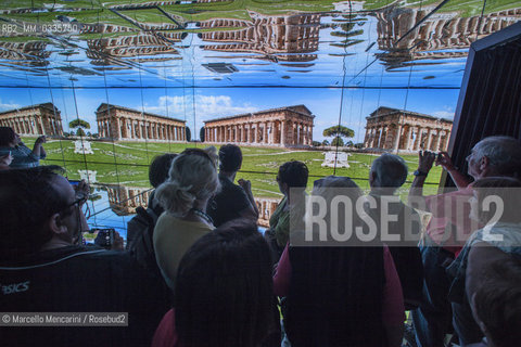 Milan Expo 2015. Exhibition about Italian identity at Palazzo Italia. The Power of Beauty: In this hall, large monitors show 21 landscapes and 21 architectural masterpieces that tell the beauty of Italy  / Expo Milano 2015. Mostra dellidentità italiana a Palazzo Italia: La Potenza della Bellezza. In questa sala grandi monitor mostrano le immagini di 21 panorami e 21 capolavori architettonici che raccontano la bellezza dell’Italia - ©Marcello Mencarini/Rosebud2