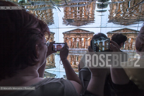 Milan Expo 2015. Exhibition about Italian identity at Palazzo Italia. The Power of Beauty: In this hall, large monitors show 21 landscapes and 21 architectural masterpieces that tell the beauty of Italy  / Expo Milano 2015. Mostra dellidentità italiana a Palazzo Italia: La Potenza della Bellezza. In questa sala grandi monitor mostrano le immagini di 21 panorami e 21 capolavori architettonici che raccontano la bellezza dell’Italia - ©Marcello Mencarini/Rosebud2