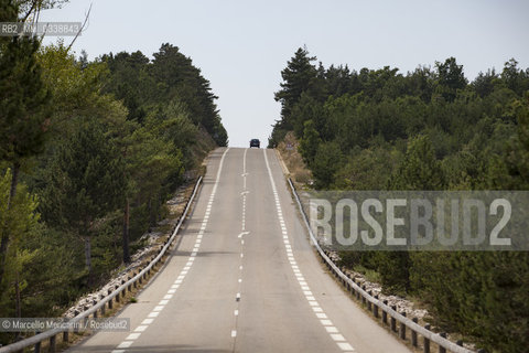 France, road from Arles to Sault / Francia, strada tra Arles e Sault  - ©Marcello Mencarini/Rosebud2