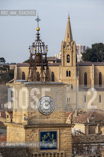 Salon de Provence (Francia). Campanile e Chiesa Collegiale di San Lorenzo sullo sfondo  /  View of Salon-de-Provence (France). Bell Tower and  Collégiale Saint Laurent Church in the Background - ©Marcello Mencarini/Rosebud2