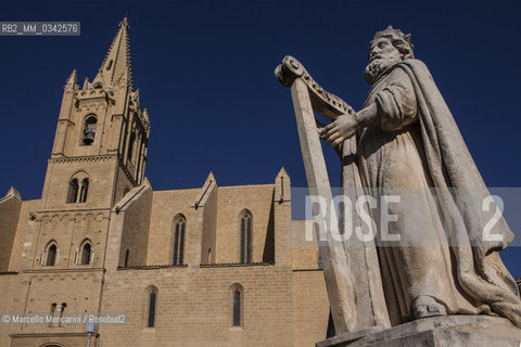 Salon de Provence (Francia), Chiesa Collégiale Saint Laurent, dove cè la tomba di Nostradamus / Salon-de-Provence (France), Collégiale Saint Laurent Church, where the tomb of Nostradamus is - ©Marcello Mencarini/Rosebud2