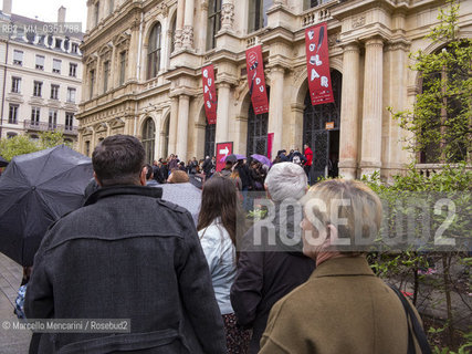 Lyon, Quais du Polar 2017, International Festival of thriller literature. People queuing to enter the Palais de la Bourse, one of the event location / Lione, Quais du Polar 2017, festival internazionale di letteratura gialla. Gente in coda per entrare nel Palais de la Bourse, una delle sedi della manifestazione - ©Marcello Mencarini/Rosebud2