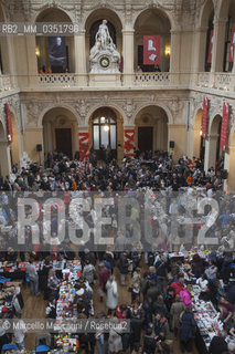 Lyon, Quais du Polar 2017. Book signings in the Palais de la Bourse  /  Lione, Quais du Polar 2017. Firma copie al Palais de la Bourse - ©Marcello Mencarini/Rosebud2