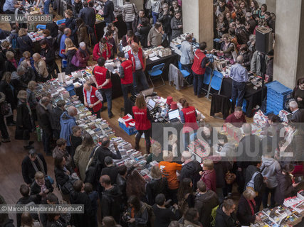 Lyon, Quais du Polar 2017. Book signings in the Palais de la Bourse  /  Lione, Quais du Polar 2017. Firma copie al Palais de la Bourse - ©Marcello Mencarini/Rosebud2