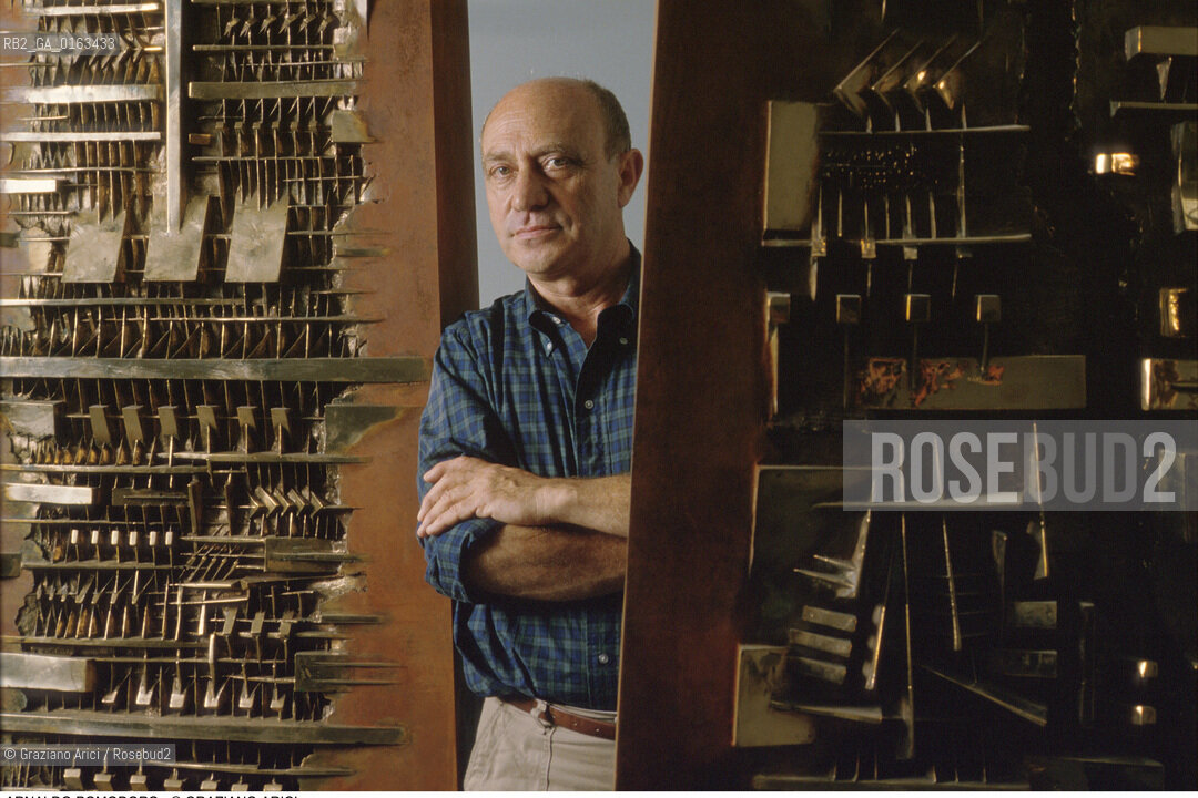 Caption: Nome: .POMODORO ARNALDO.Descrizione: .ARTE SCULTORE BIENNALE.Credit: ©Graziano Arici/Rosebud2 / Costo: .A.Nazione: .ITALIA.Cittˆ: ..Data: .1988
