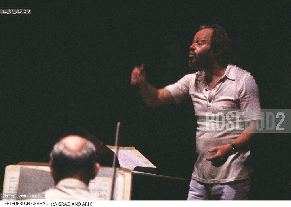 -Venezia,1991.Ritratto del direttore dorchestra Friedrich Cerha durante un concerto.Musica Classica Direttore Orchestra ritratto concerto.-Venice,1991.Portrait of the conductor Friedrich Cerha during a concert ©Graziano Arici/Rosebud2