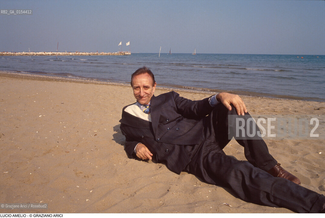 Venezia,1993.Ritratto del gallerista Lucio Amelio in spiaggia- Modern Art Agency-Arte gallerista ritratto spiaggia .Venice,1993. Portrait of the art dealer Lucio Amelio on the beach ©Graziano Arici/Rosebud2
