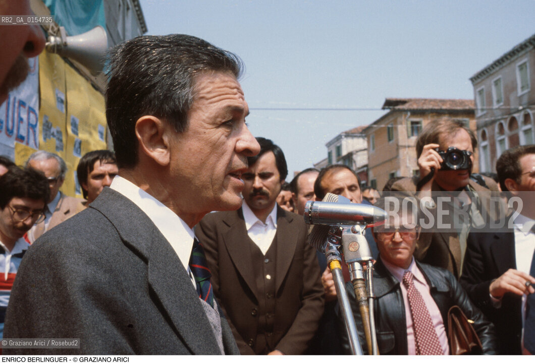 Venezia, 1981.Il politico Enrico Berlinguer segretario del Partito Comunista Italiano durante un comizio. Politica Comunismo Segretario politico ritratto .Venice, 1981.Portrait of the politician and national secretary of the Italian Communist Party Enrico Berlinguer during a conference ©Graziano Arici/Rosebud2 