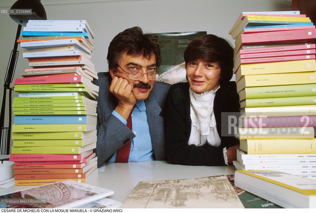 Venezia,1993.Ritratto di Cesare De Michelis,critico letterario ed editore,con la moglie Manuela.Editoria libro Letteratura editore critico ritratto.Venice,1993. Portrait of the Cesare De Michelis,literary critic and publisher,with his wife Manuela ©Graziano Arici/Rosebud2