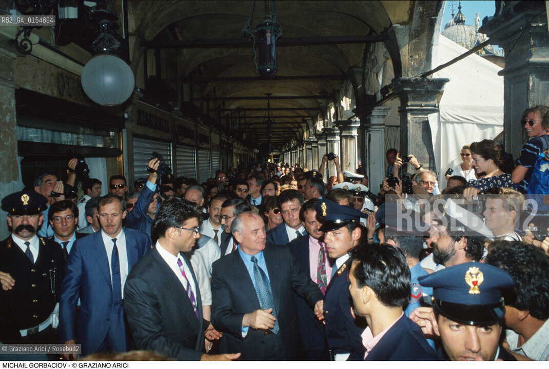 Venezia,1990. Ritratto dellex presidente URSS e Premio Nobel per la pace Michail Gorbaciov in visita a Venezia. Politica Urss Premio Nobel presidente ritratto Piazza San Marco.Venice,1990. Portrait of the Politician and Nobel Peace Prize Michail Gorbaciov during the visit in Venice ©Graziano Arici/Rosebud2