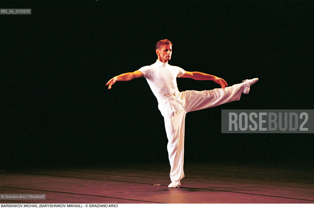 Venezia, 1997.Ritratto del ballerino e coreografo Michail Barisnikov (Mikhail Baryshnikov). Danza ballerino ritratto ponte.Venice, 1997. Portrait of the dancer and coreographer  Michail Barisnikov (Mikhail Baryshnikov) ©Graziano Arici/Rosebud2