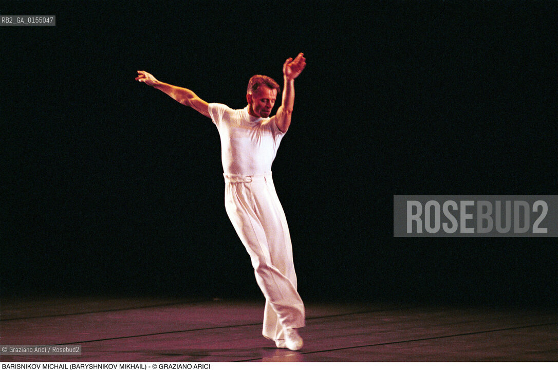 Venezia, 1997.Ritratto del ballerino e coreografo Michail Barisnikov (Mikhail Baryshnikov). Danza ballerino ritratto ponte.Venice, 1997. Portrait of the dancer and coreographer  Michail Barisnikov (Mikhail Baryshnikov) ©Graziano Arici/Rosebud2