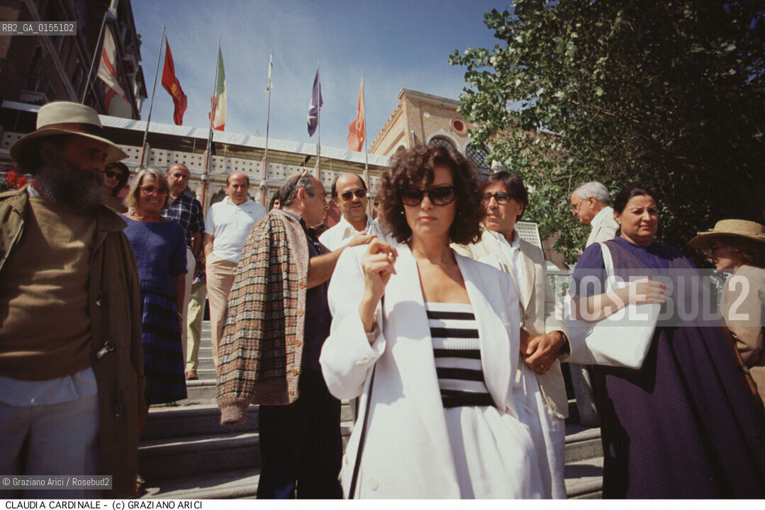 - Venezia, 1986.Festival Internazionale dArte Cinematografica di Venezia.Ritratto dellattrice Claudia Cardinale davanti allHotel Excelsior Cinema ritratto attrice.- Venice,1986.Venice International Film Festival. Portrait of the actress Claudia Cardinale at Excelsior Hotel ©Graziano Arici/Rosebud2