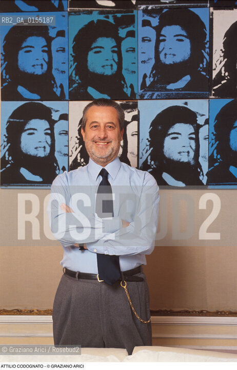 Venezia,1996.Ritratto di Attilio Codognato, collezionista e critico darte in casa sua vicino ad unopera di Andy Warhol. Arte critico art opera.Venice,1996.Portrait of the critic and art collector Attilio Codognato at home near a work of Andy Warhol ©Graziano Arici/Rosebud2