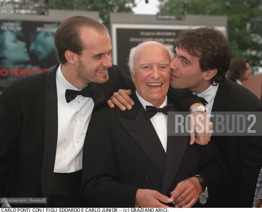 - Venezia, 1998. 55°Festival Internazionale dArte Cinematografica di Venezia. il produttore Carlo Ponti insieme ai figli Edoardo e Carlo junior Ponti. Cinema Leone dOro alla carriera produttore ritratto .- Venice,1998. 55th Venice International Film Festival. The producer Carlo Ponti with his sons Edoardo and Carlo junior Ponti ©Graziano Arici/Rosebud2