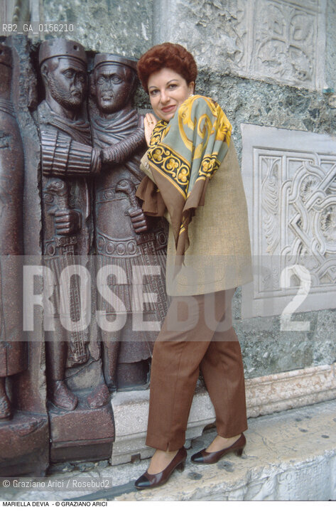 Venezia,1995.Ritratto della cantante lirica, la soprano Mariella Devia. Musica Lirica ritratto soprano cantante Venezia visita tetrarchi San Marco-Venice,1995.Portrait of the opera singer, the Italian soprano Mariella Devia ©Graziano Arici/Rosebud2