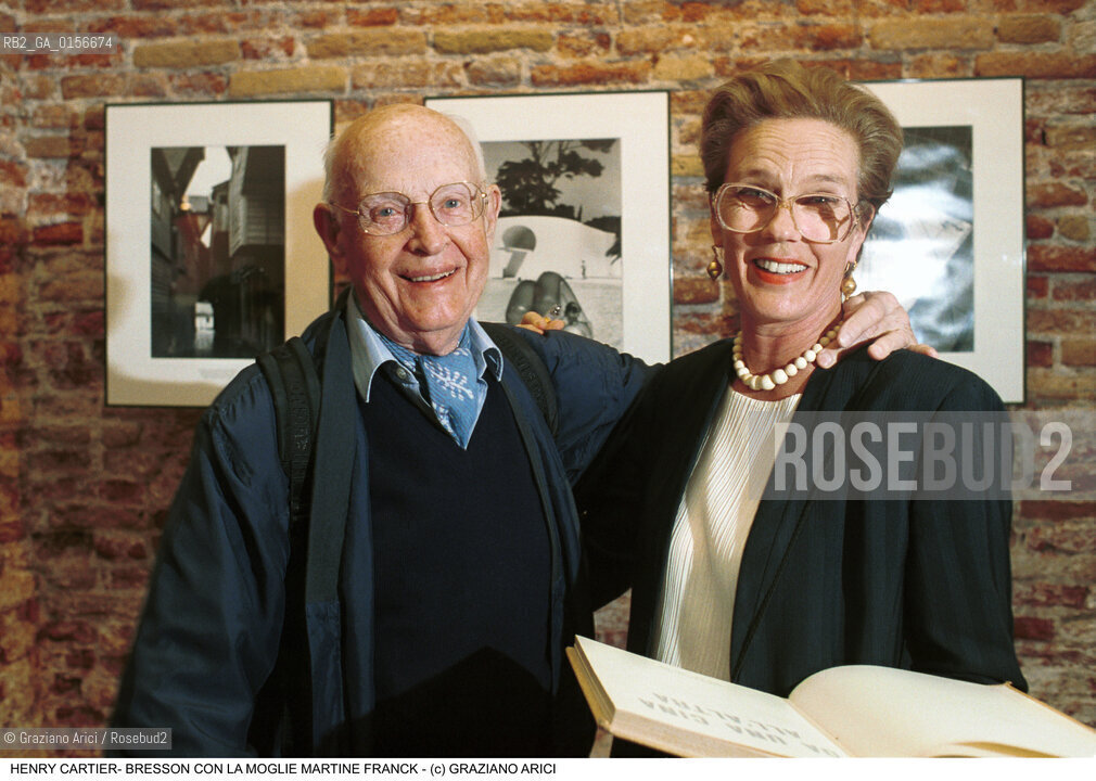 Nome: .CARTIER-BRESSON HENRI.Descrizione: .FOTOGRAFIA FOTOGRAFO FOTOGIORNALISMO (FONDATORE DELLAGENZIA FOTOGRAFICA MAGNUM PHOTO) / CON LA MOGLIE MARTINE FRANCK.PHOTOGRAPHY PHOTOGRAPHER PHOTOREPORTER (FOUNDER OF PHOTAGRAPH AGENCY MAGUM PHOTO) / WITH HIS WIFE MARTINE FRANCK.Credit: ©Graziano Arici/Rosebud2 / Costo: .A.Nazione: .FRANCIA.FRANCE.Cittˆ: .VENEZIA.VENICE.Data: .1999.