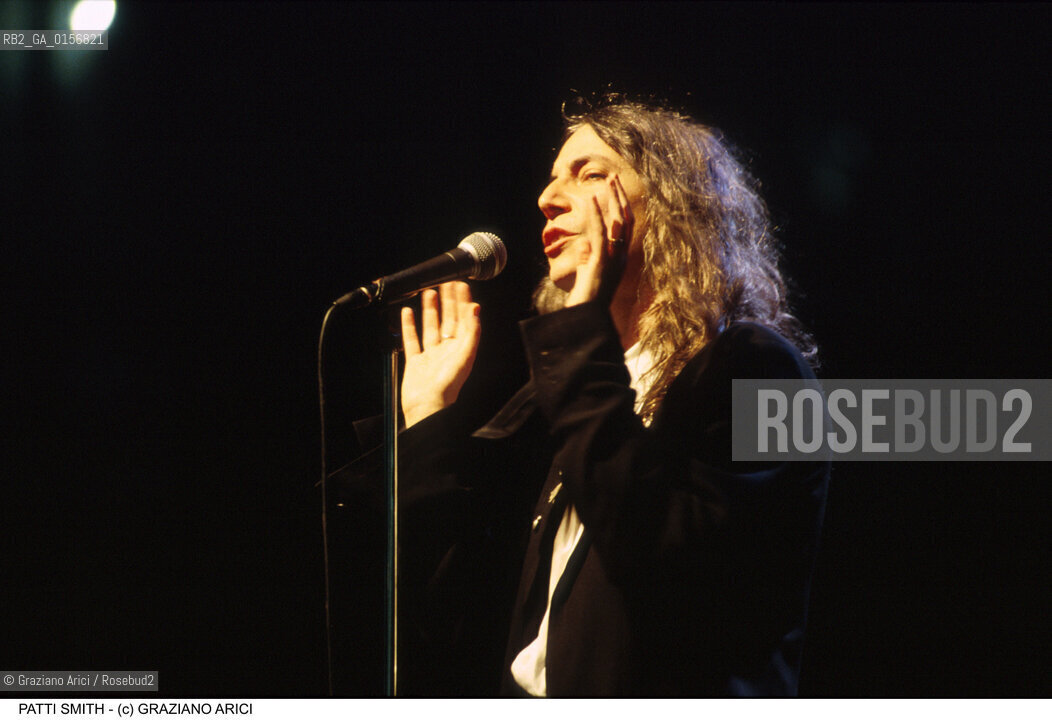 Nome: .SMITH PATTI.Descrizione: .MUSICA ROCK CANTANTE LETTERATURA POETESSA .ROCK MUSIC SINGER LITERATURE POETESS .Credit: ©Graziano Arici/Rosebud2 / Costo: .A.Nazione: .USA.Cittˆ: .VENEZIA.VENICE.Data: .1999.