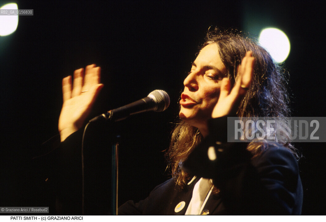 Nome: .SMITH PATTI.Descrizione: .MUSICA ROCK CANTANTE LETTERATURA POETESSA.ROCK MUSIC SINGER LITERATURE POETESS .Credit: ©Graziano Arici/Rosebud2 / Costo: .A.Nazione: .USA.Cittˆ: .VENEZIA.VENICE.Data: .1999.