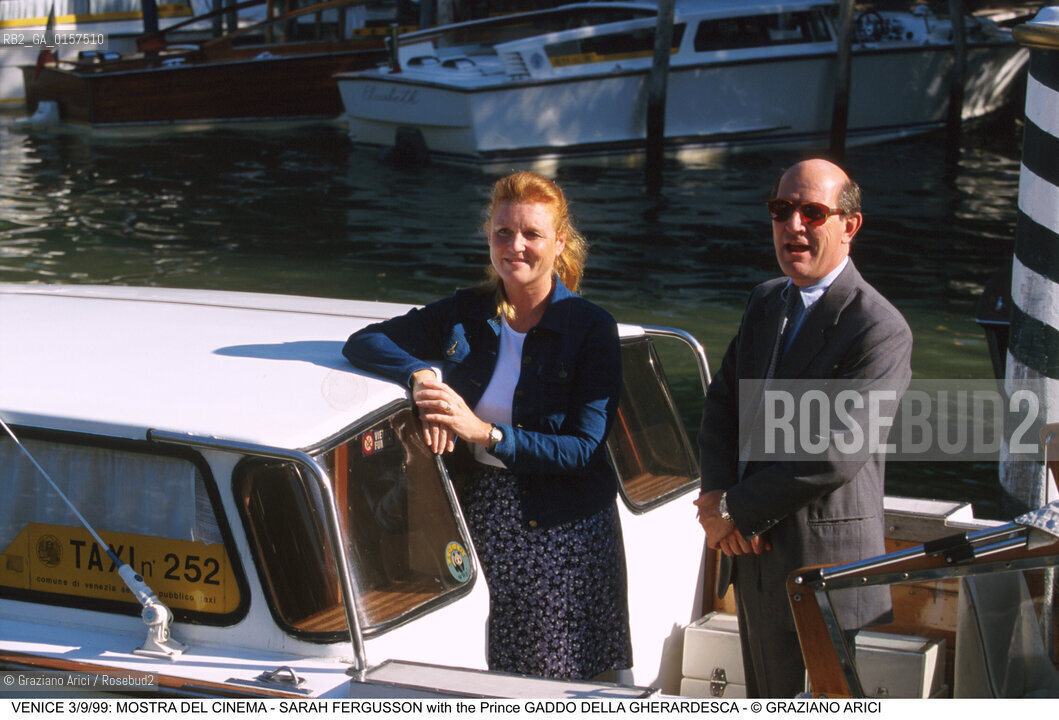 Nome:.FERGUSSON SARAH.Descrizione:.CON IL PRINCIPE GADDO DELLA GHERARDESCA / MOSTRA DEL CINEMA.Credit:.©Graziano Arici/Rosebud2 Costo:.A.Nazione:.GRAN BRETAGNA.Cittˆ:.VENEZIA.Data:.1999.