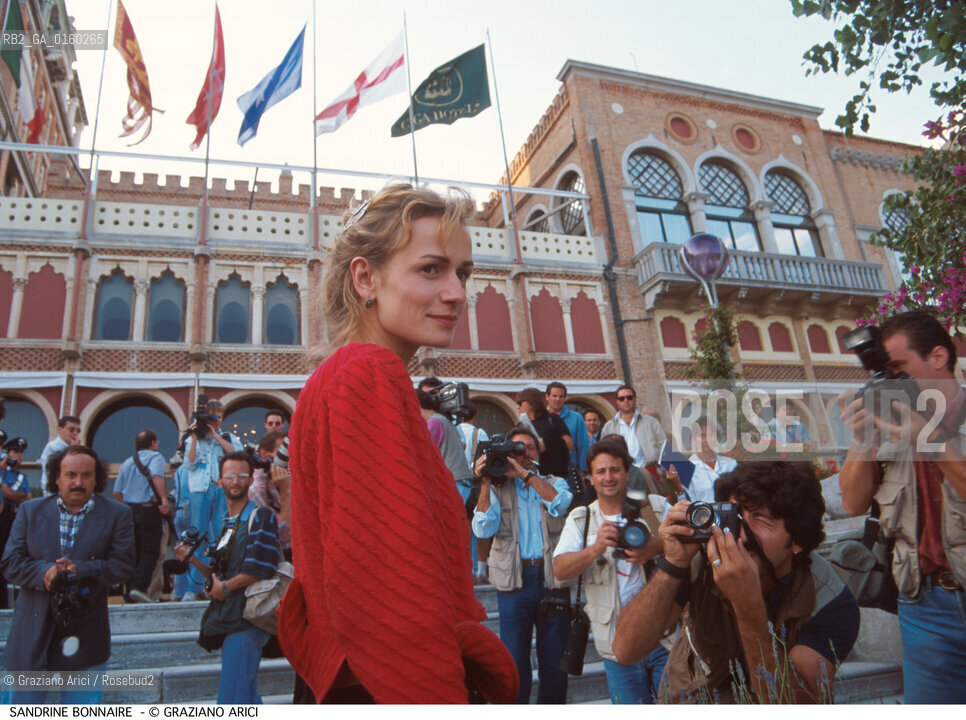 Caption: Nome:.BONNAIRE SANDRINE.Descrizione:.CINEMA ATTRICE / MOSTRA DEL CINEMA HOTEL EXCELSIOR.CINEMA ACTRESS / {VENICE} FILM FESTIVAL.Credit:.Graziano Arici/Rosebud2/.Costo:.A.Nazione:.FRANCIA.FRANCE.Cittˆ:..Data:.1998