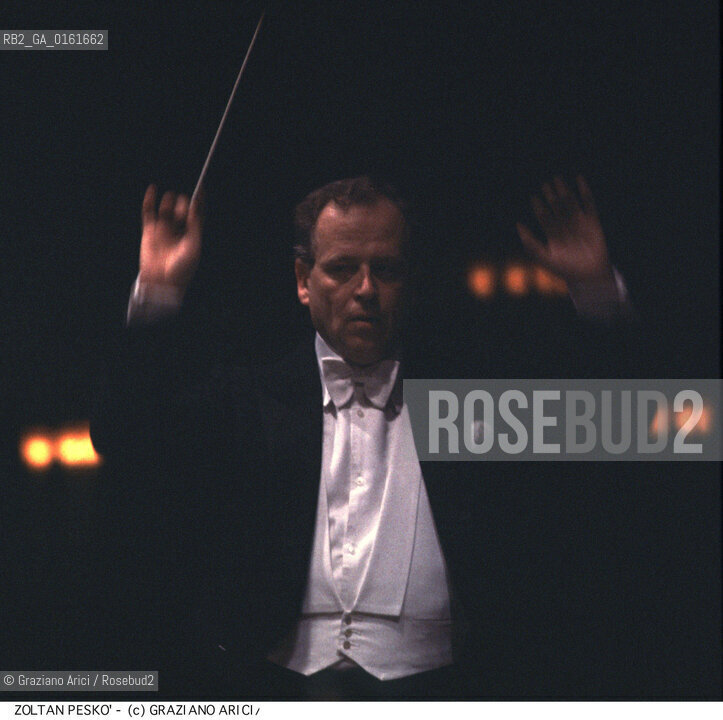 Nome: .PESKO ZOLTAN.Descrizione: .MUSICA CLASSICA DIRETTORE DORCHESTRA COMPOSITORE CONTEMPORANEO/DIRIGE.Credit: ©Graziano Arici/Rosebud2 / Costo: .A.Nazione: .UNGHERIA.Cittˆ: .VENEZIA.Data: .1987...