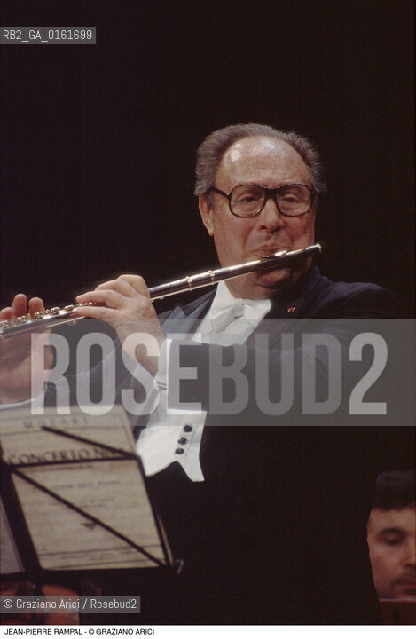 Caption: Nome: .RAMPAL JEAN-PIERRE.Descrizione: .MUSICA CLASSICA FLAUTISTA/AL FLAUTO CON SPARTITO.Credit: ©Graziano Arici/Rosebud2 / Costo: .A.Nazione: .FRANCIA.Cittˆ: ..Data: .1993