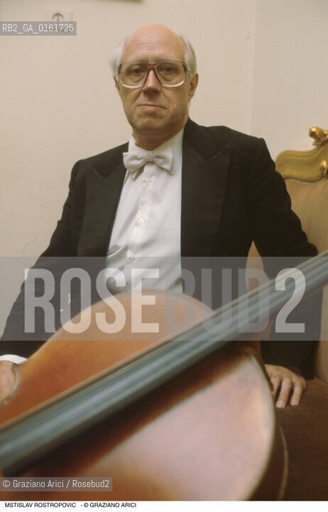 Caption: Nome: .ROSTROPOVIC MSTISLAV.Descrizione: .MUSICA CLASSICA DIRETTORE DORCHESTRA VIOLONCELLISAT/CON VIOLONCELLO.Credit: ©Graziano Arici/Rosebud2 / Costo: .A.Nazione: .RUSSIA.Cittˆ: ..Data: .1994