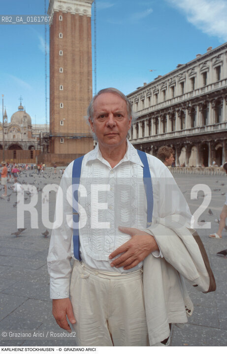 Caption: Nome: .STOCKHAUSEN KARLHEINZ.Descrizione: .MUSICA CLASSICA ELETTRONICA COMPOSITORE CONTEMPORANEO/IN PIAZZA SAN MARCO A VENEZIA.Credit: ©Graziano Arici/Rosebud2 / Costo: .A.Nazione: .GERMANIA.Cittˆ: .VENEZIA.Data: .1995