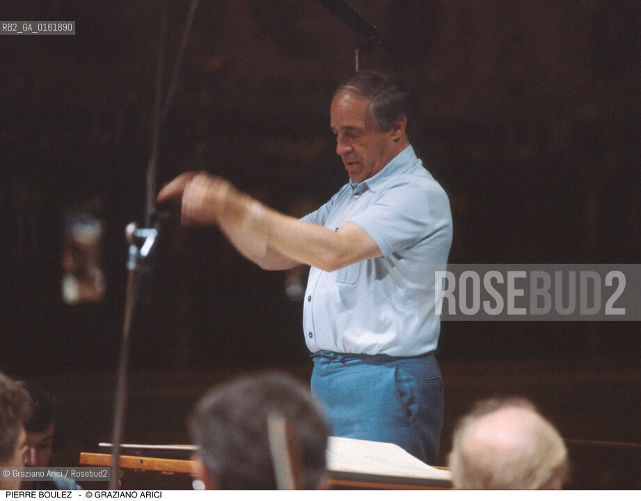 Caption: Nome: .BOULEZ PIERRE.Descrizione: .MUSICA CLASSICA DIRETTORE DORCHESTRA COMPOSITORE CONTEMPORANEO/DIRIGE.Credit: ©Graziano Arici/Rosebud2 / Costo: .A.Nazione: .FRANCIA.Cittˆ: ..Data: .1994