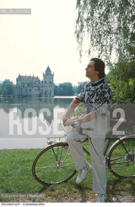 Caption: Nome: .MUTI RICCARDO.Descrizione: .MUSICA CLASSICA DIRETTORE DORCHESTRA / IN BICICLETTA.CLASSIC MUSIC CONDUCTOR  / IN BICYCLE.Credit: ©Graziano Arici/Rosebud2 / Costo: .A.Nazione: .ITALIA.Cittˆ: .SALISBURGO.SALZBURG.Data: .1993
