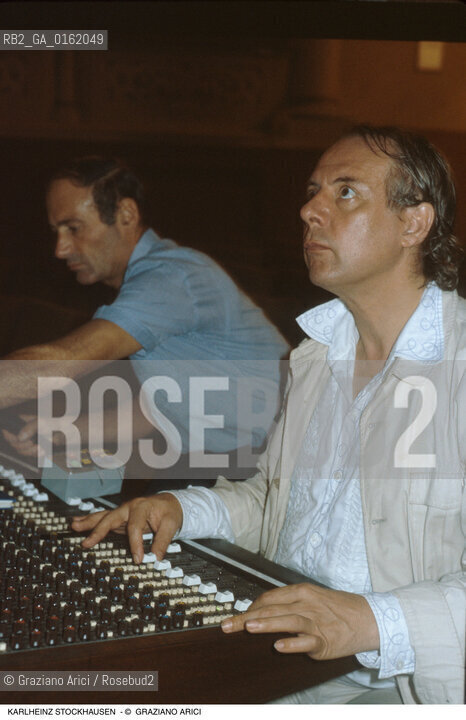 Caption: Nome: .STOCKHAUSEN KARLHEINZ.Descrizione: .MUSICA CLASSICA ELETTRONICA COMPOSITORE CONTEMPORANEO/AL MIXER.Credit: ©Graziano Arici/Rosebud2 / Costo: .A.Nazione: .GERMANIA.Cittˆ: ..Data: .1993