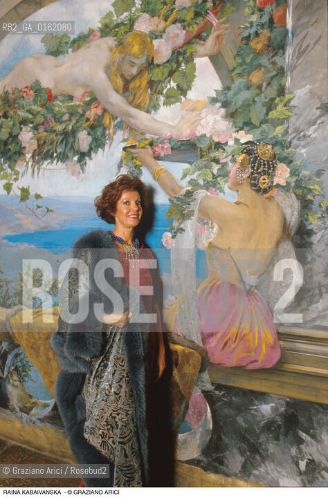 Caption: Nome: .KABAIVANSKA RAINA.Descrizione: .MUSICA CLASSICA CANTANTE LIRICA SOPRANO/VICINO AD UNAFFRESCO ALLINTERNO DI PALAZZO FORTUNY.Credit: ©Graziano Arici/Rosebud2 / Costo: .A.Nazione: .BULGARIA/ITALIA.Cittˆ: ..Data: .1988
