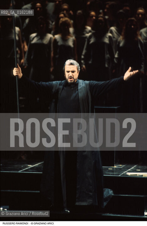 Caption: Nome: .RAIMONDI RUGGERO.Descrizione: .MUSICA CLASSICA CANTANTE LIRICO BASSO-BARITONO/CON IL COSTUME DI SCENA NELLOPERA MOSE.Credit: ©Graziano Arici/Rosebud2 / Costo: .A.Nazione: .ITALIA.Cittˆ: ..Data: .1994