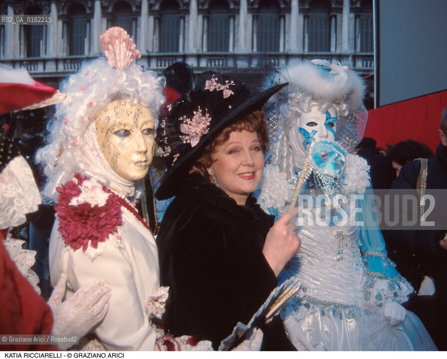 Caption: Nome: .RICCIARELLI KATIA.Descrizione: .MUSICA CLASSICA CANTANTE LIRICA/CARNEVALE DI VENEZIA/MASCHERE.Credit: ©Graziano Arici/Rosebud2 / Costo: .A.Nazione: .ITALIA.Cittˆ: .VENEZIA.Data: .1995
