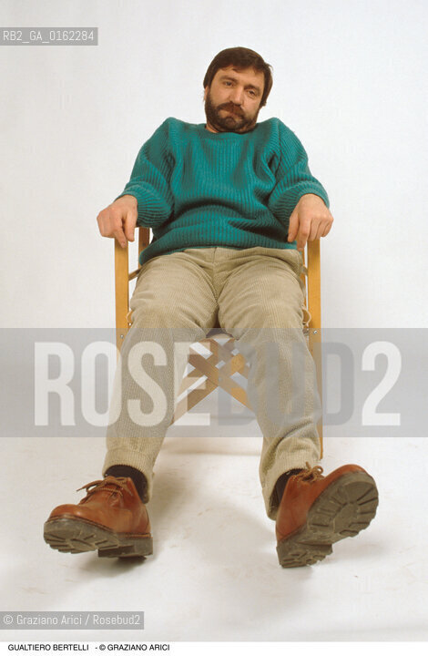 Caption: Caption: Nome: .BERTELLI GUALTIERO.Descrizione: .MUSICA FOLK CANTANTAUTORE.Credit: ©Graziano Arici/Rosebud2 / Costo: .A.Nazione: .ITALIA.Cittˆ: ..Data: .1995